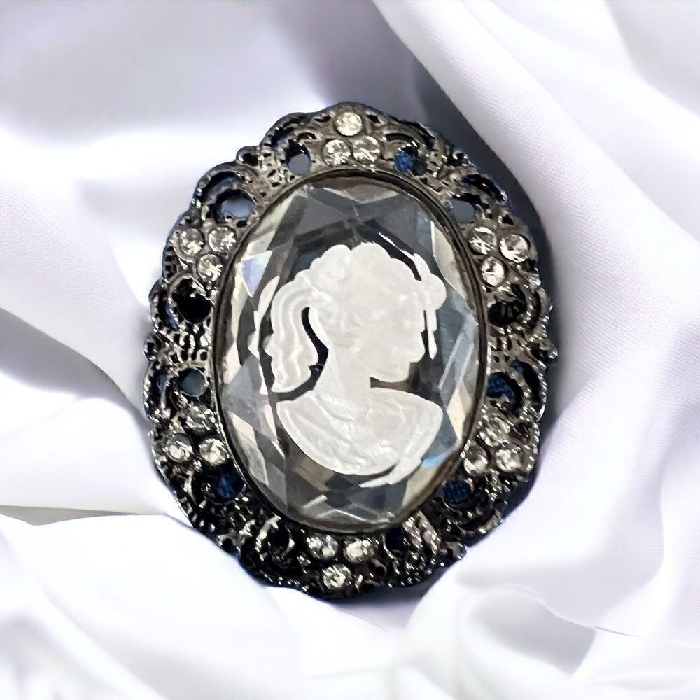 Vintage Black Metal Holographic Cameo Diamondesque Brooch‎